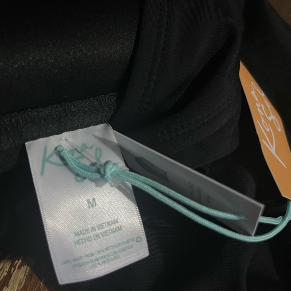 NWT Kona Sol Women's Crochet Flounce Bandeau One Piece Swimsuit Black Size M - Picture 9 of 12